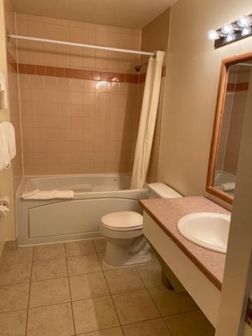 Western Budget Motel West Red Deer Ngoại thất bức ảnh